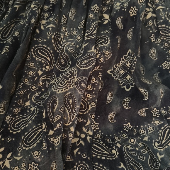 Blue Paisley Cut-Out Romper - Picture 9 of 11